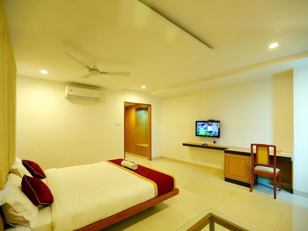 Fabhotel Syberitic Suites Gachibowli - Fully Vaccinated Staff Kondapur  Exterior photo