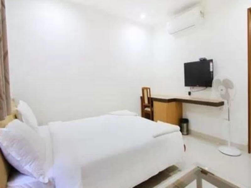 Fabhotel Syberitic Suites Gachibowli - Fully Vaccinated Staff Kondapur  Exterior photo