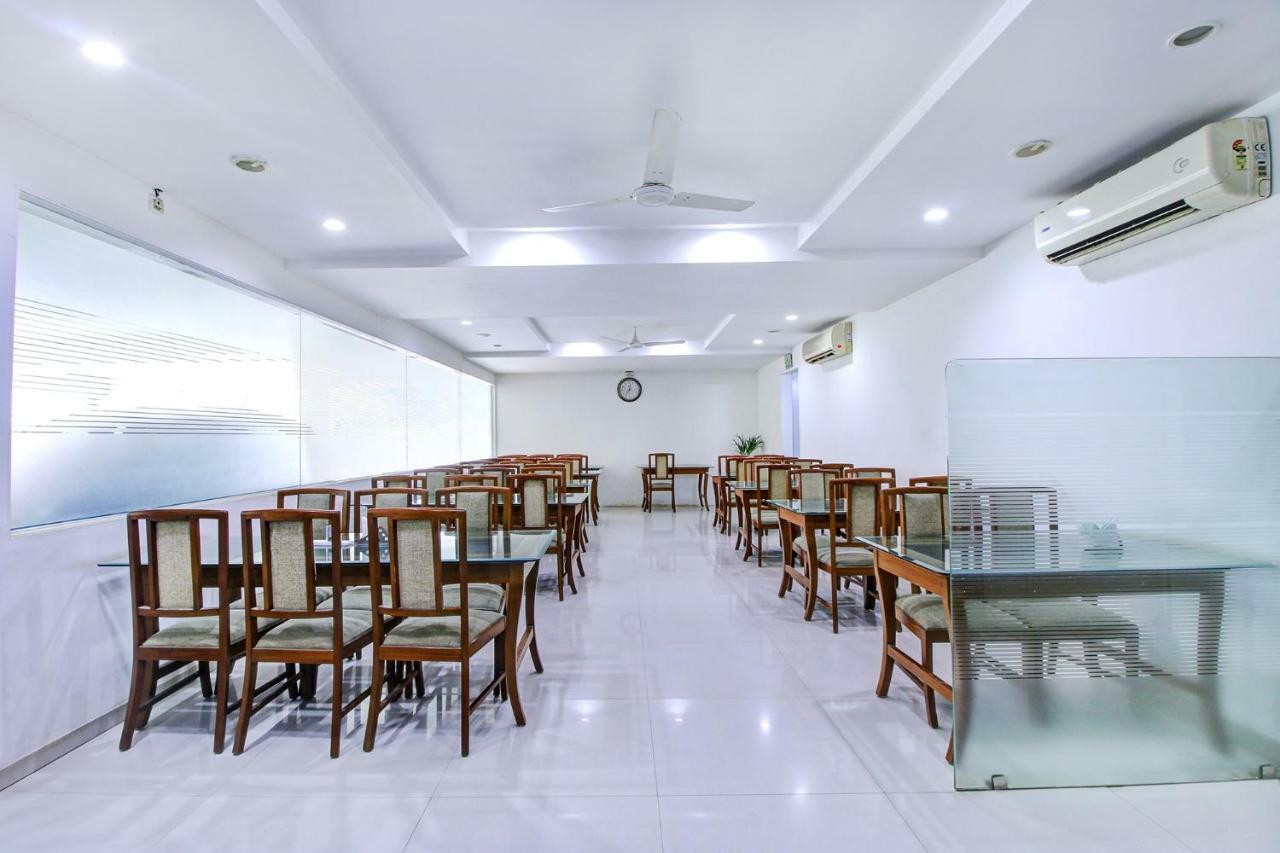 Fabhotel Syberitic Suites Gachibowli - Fully Vaccinated Staff Kondapur  Exterior photo