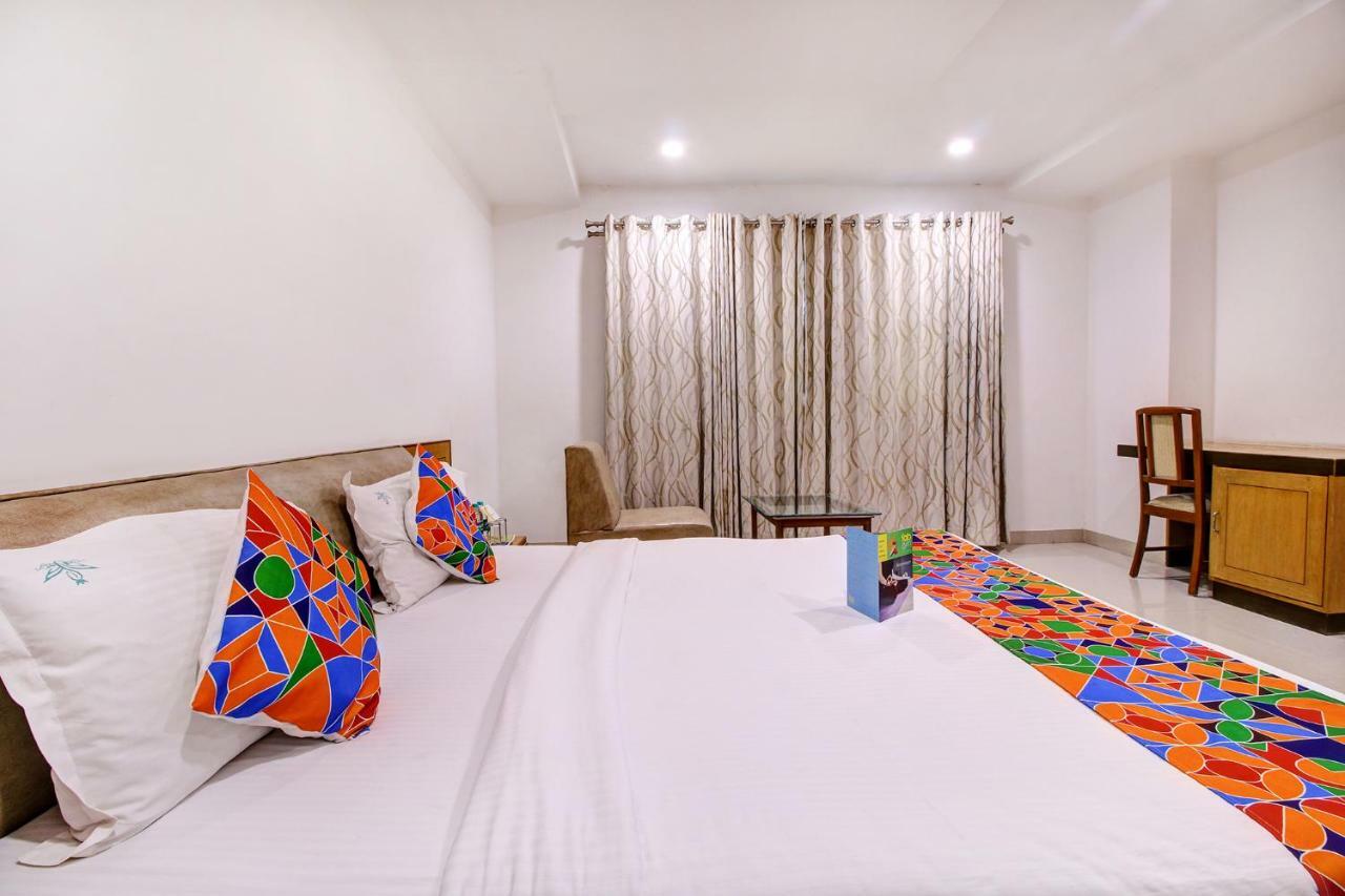 Fabhotel Syberitic Suites Gachibowli - Fully Vaccinated Staff Kondapur  Exterior photo